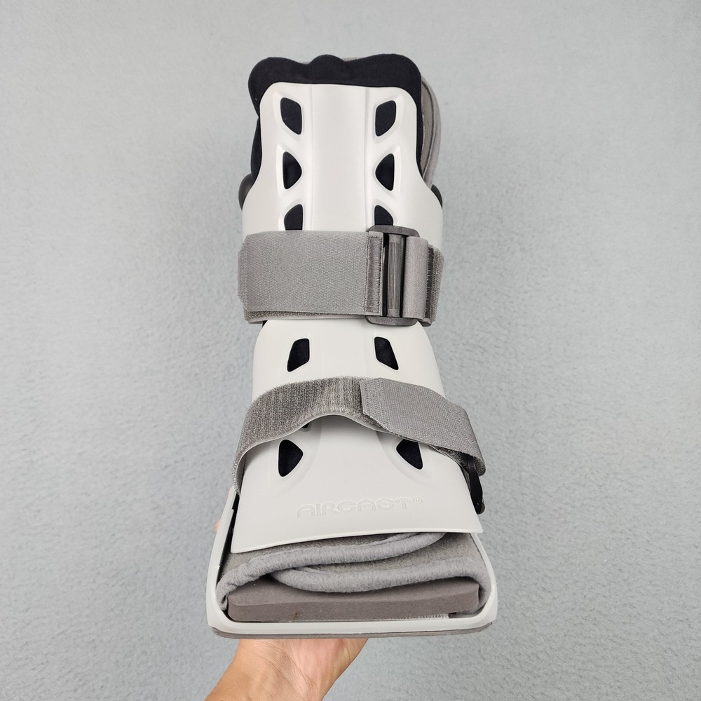 Aircast AirSelect Short Walking Boot Medium SoftStrike Ortho Ankle Gray Brace